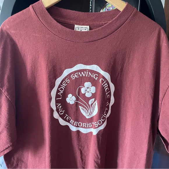 vintage alore crewneck tee sewing circle - Picture 2 of 5